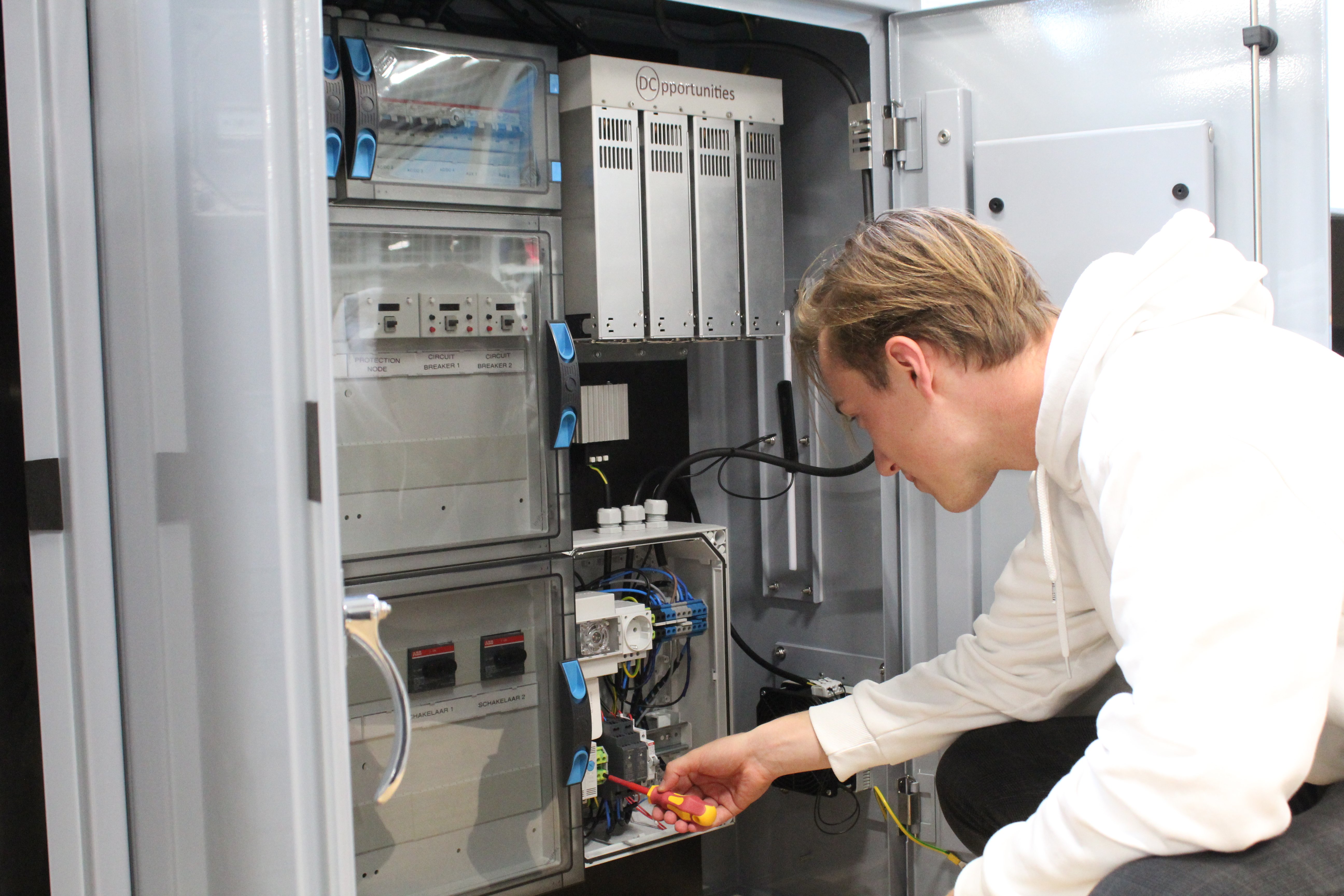 Waarom DC de toekomst is voor sportveldverlichting