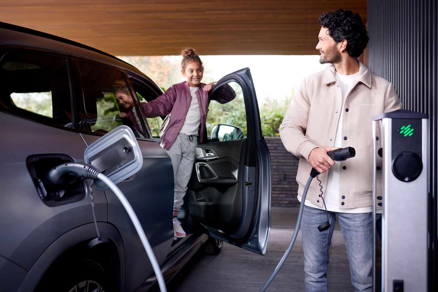Waarom en hoe je je elektriciteitsaansluiting kunt verzwaren voor een laadpaal? Lumosa legt het uit.